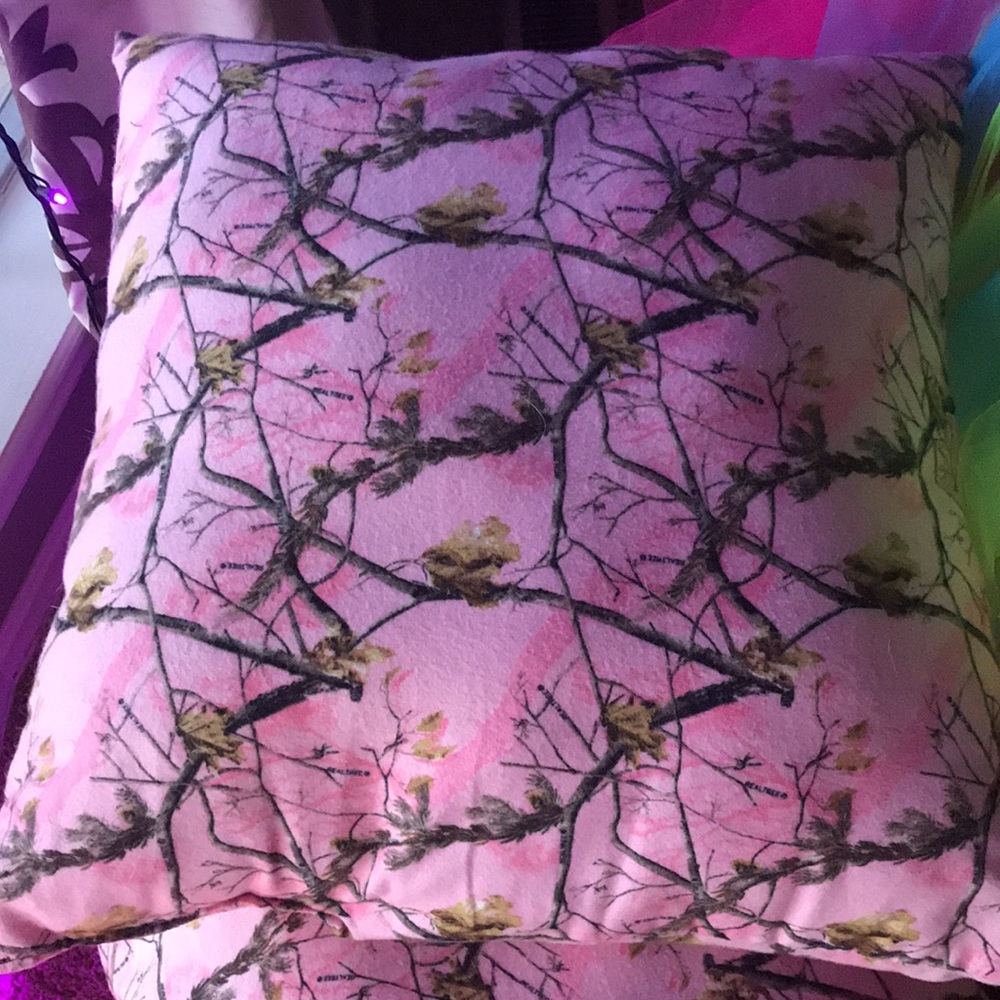 Two Realtree Plush Pillows - Picture 2 of 4